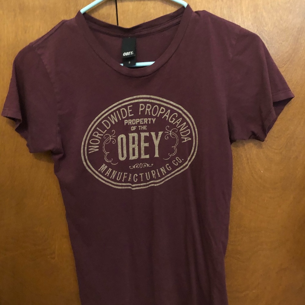 Obey maroon shirt